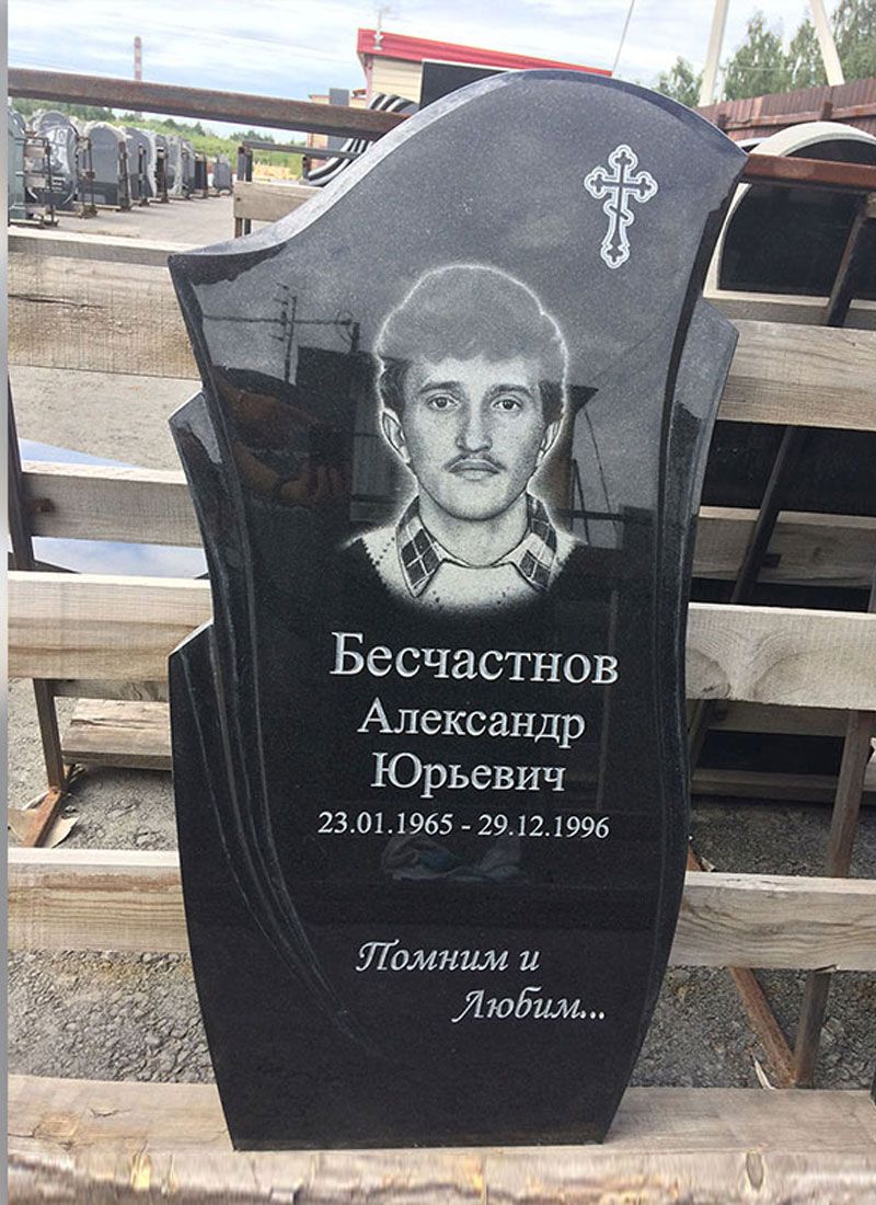 Памятник №008 из черного гранита — фото 3