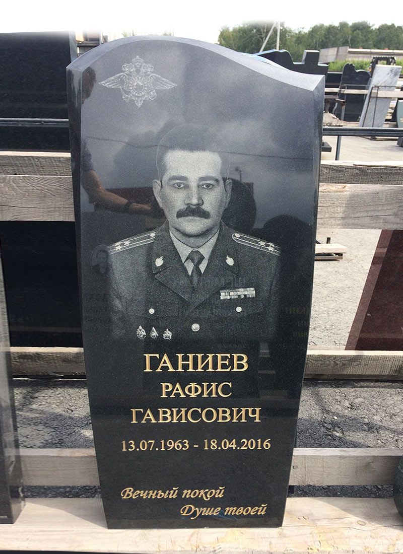 Памятник №010 из черного гранита — фото 4
