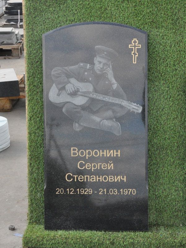 Памятник №005 из карельского гранита — фото 4